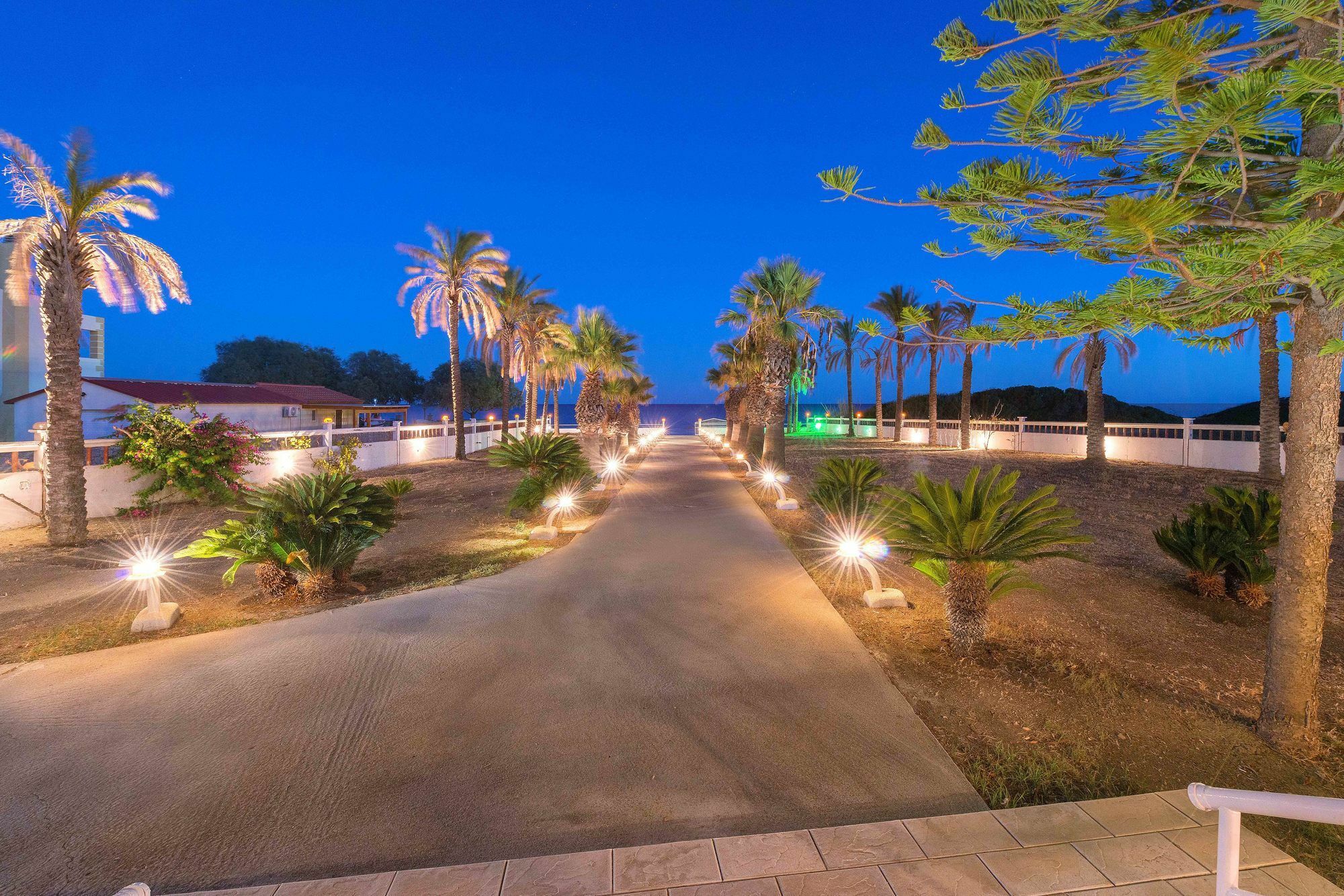 Villa Maria Beachfront Residence Kiotári Kültér fotó