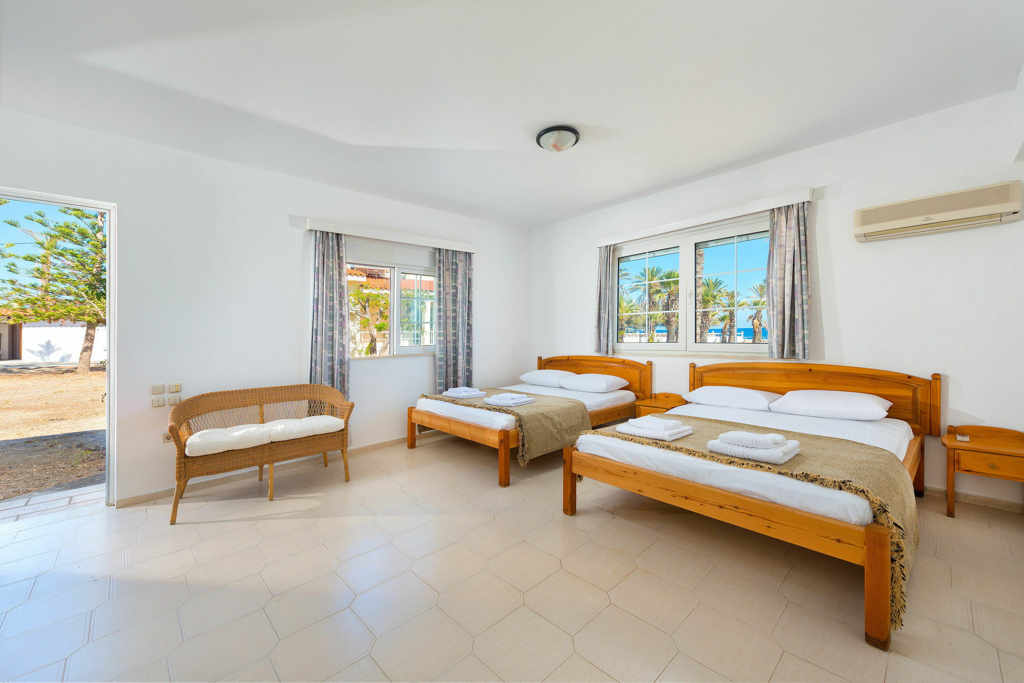 Villa Maria Beachfront Residence Kiotári Kültér fotó